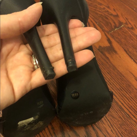 BCBG ASYMMETRICAL HEELS black pumps - Picture 5 of 7